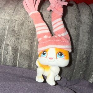 Littlest Pet Shop #75 Rabbit – Orange & White with Blue Eyes + Hat